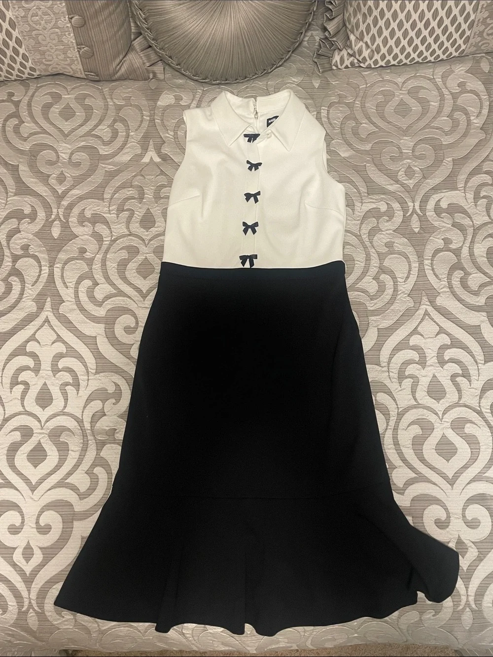 Karl Lagerfeld Black and White Bow Dress Size 4 Worn Once - Picture 2 of 12